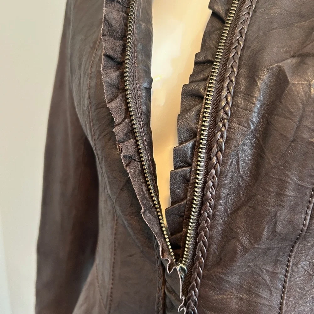 Ladies Danier Leather Jacket Size XS - Picture 3 of 12